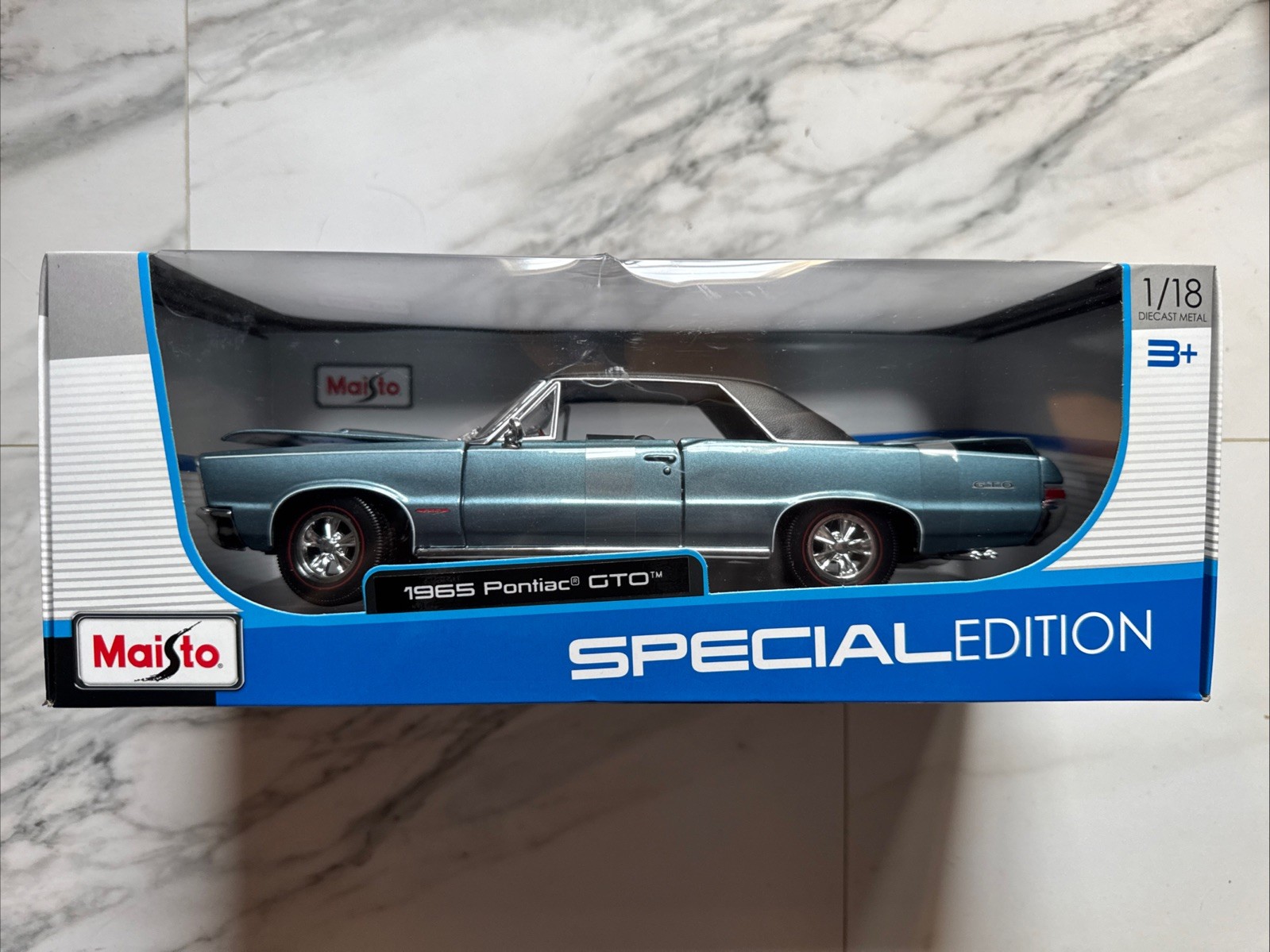 Maisto 31885 Maisto 1:18 Scale 1965 Pontiac GTO Hurst Edition Diecast Vehicle –