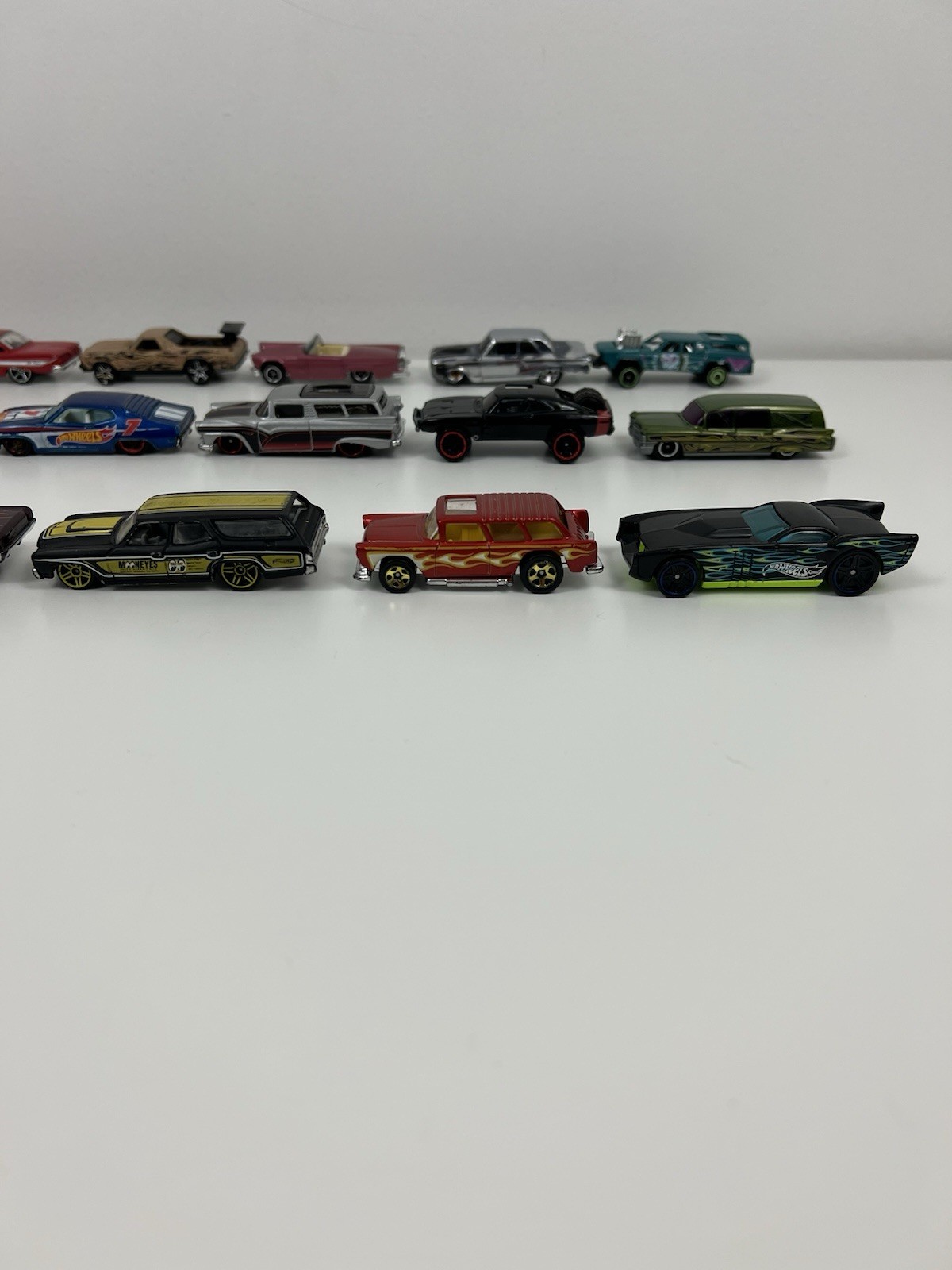 Hot Wheels Matchbox Mixed Lot Of 17 Impala Style Metal Die Cast Vehicles Loose