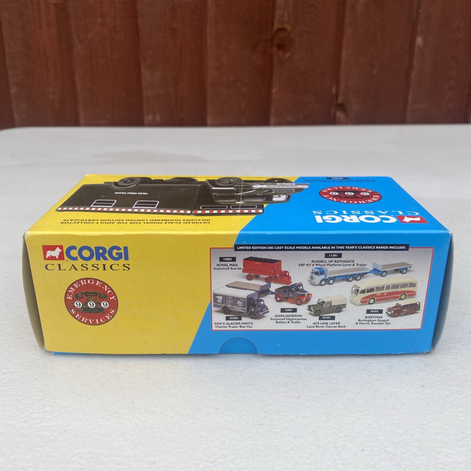 Corgi Classics 30307 Police Mobile Column Thames Trader Control Unit 1:50 Scale