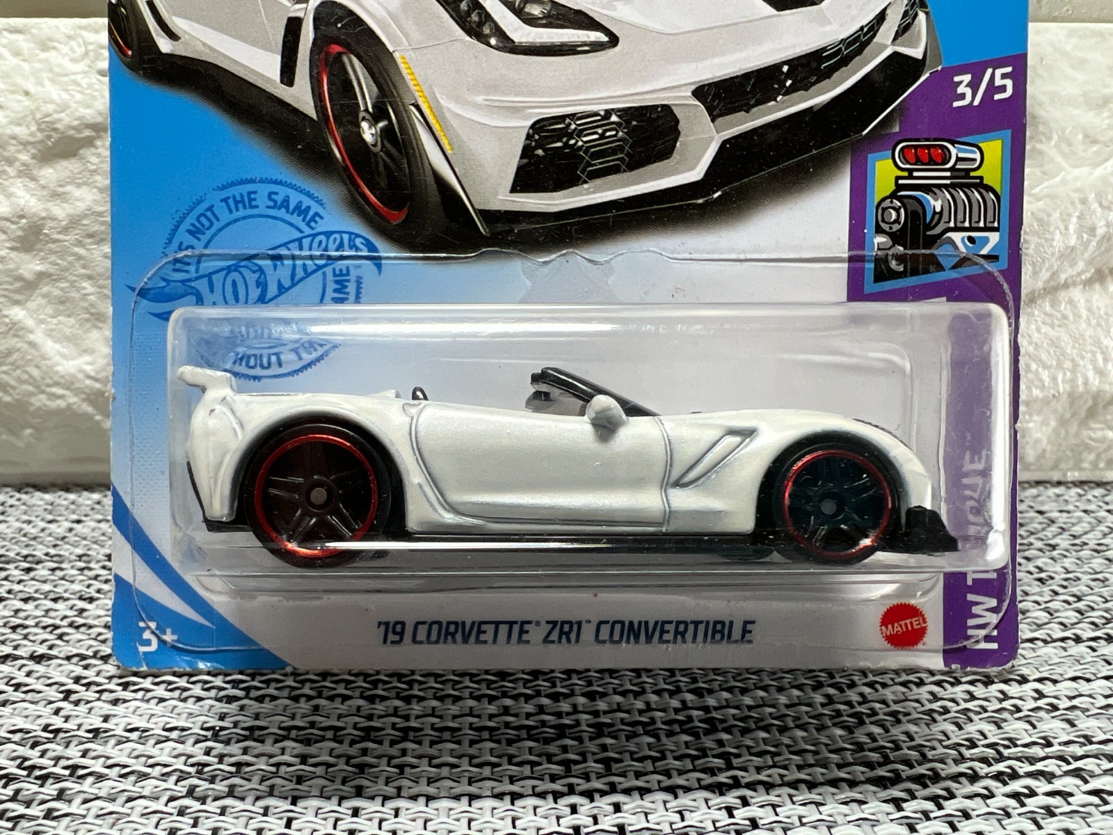 Hot Wheels HW Torque 3/5 ’19 Corvette ZR1 Convertible 134/250 White
