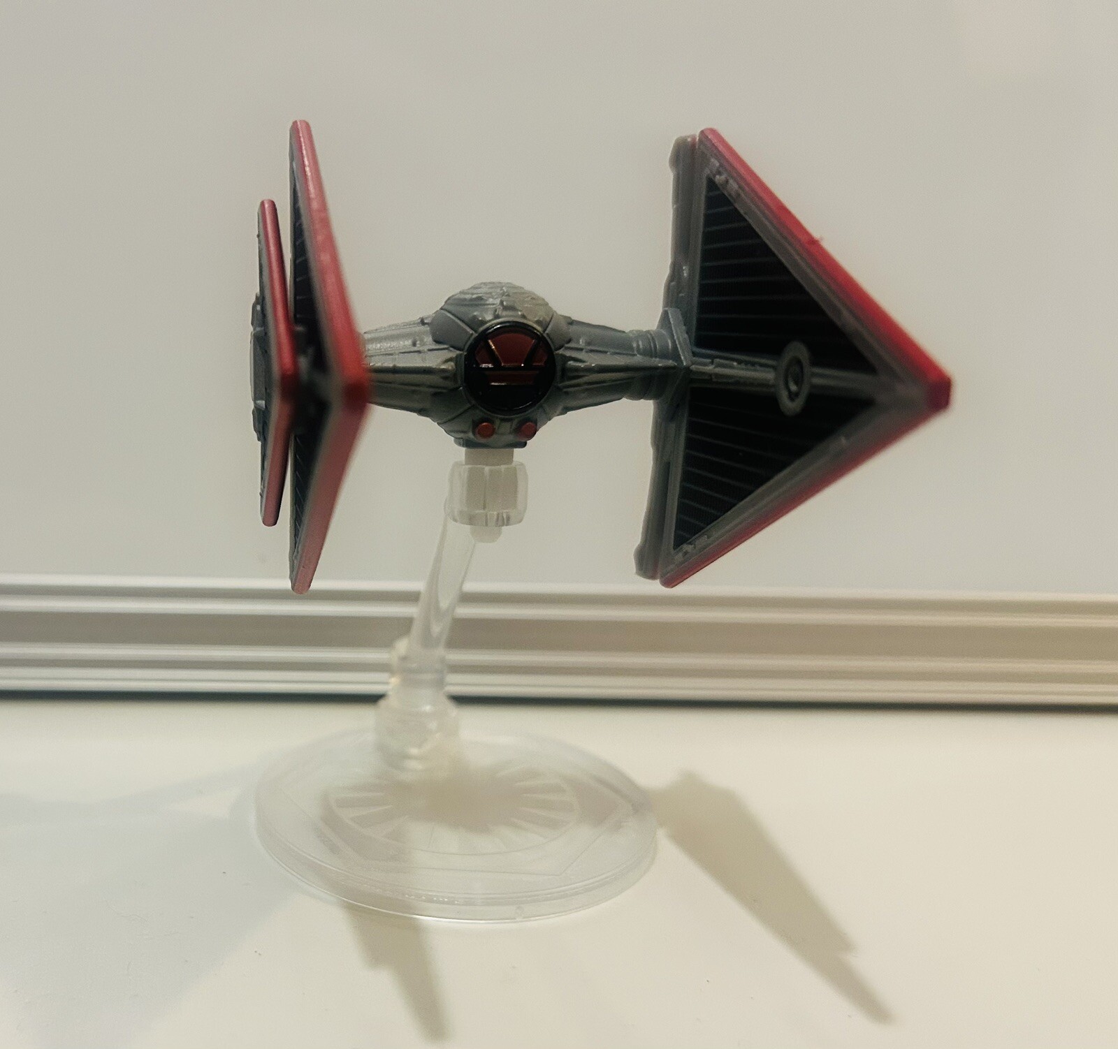 Tie Dagger Star Wars Hot Wheels sith fighter ship diecast toy with Stand