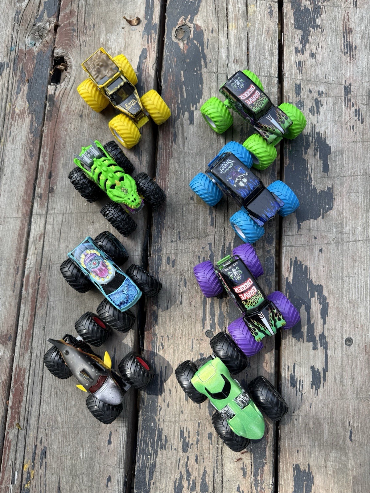 Hot Wheels Monster Trucks -BKT Assorted Style Multi Color Lot Of 8 1:64 EUC