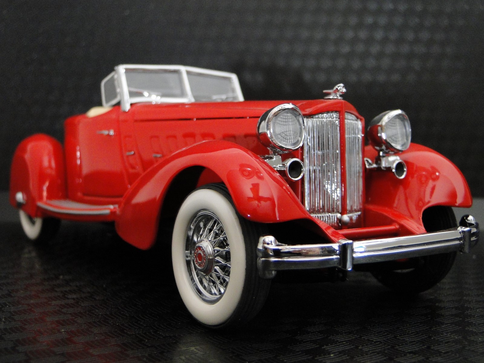 Classic Race Car Racing Racer Carousel Red 1 18Unique12Metal Diecast Model24