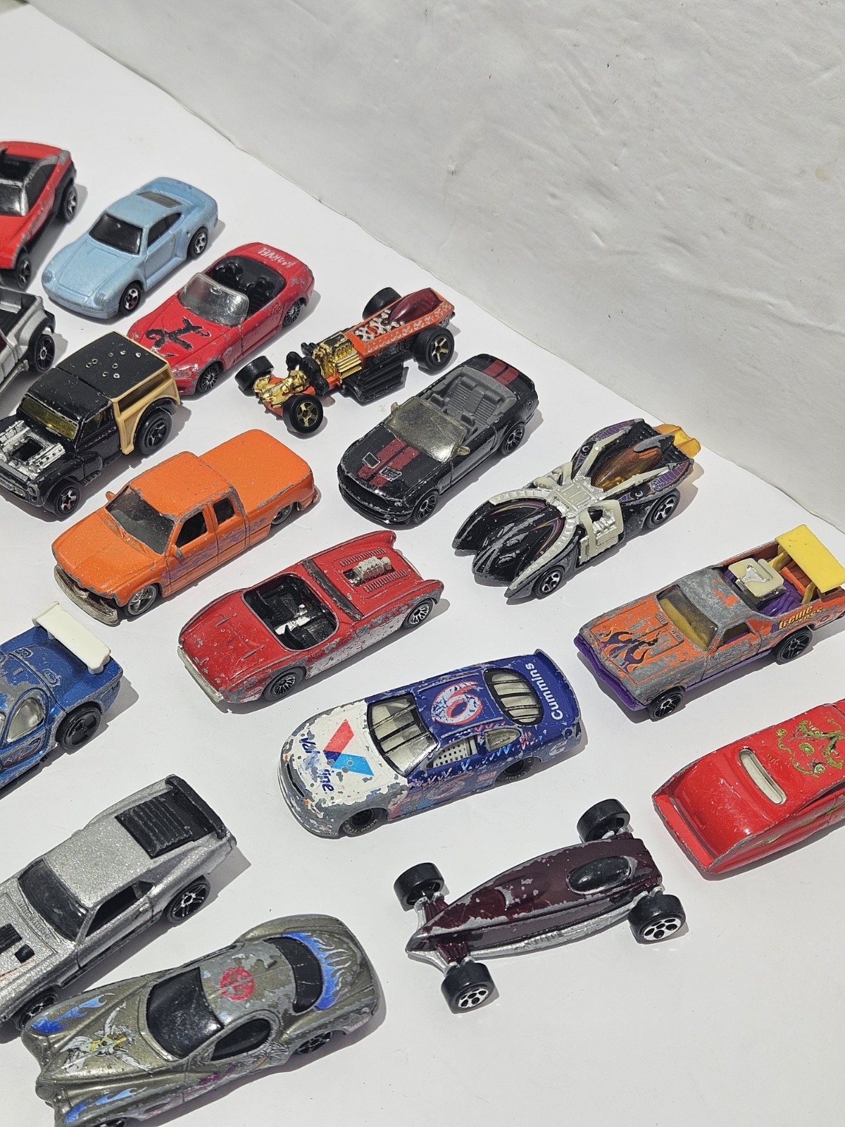 Diecast Cars Hot Wheels Matchbox Mixed Brands Played With – Lot of 25