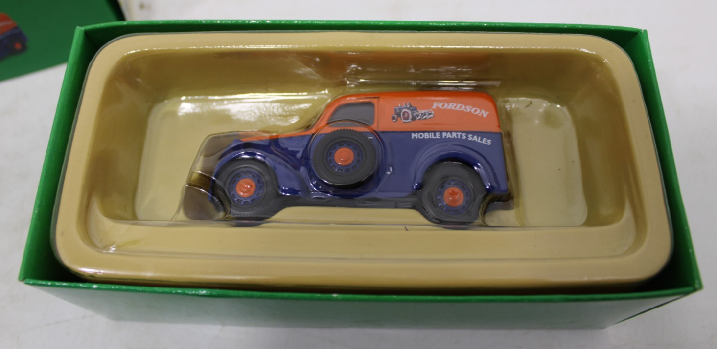 Lledo Vanguards VA06200 1:43 Scale Ford Popular Van