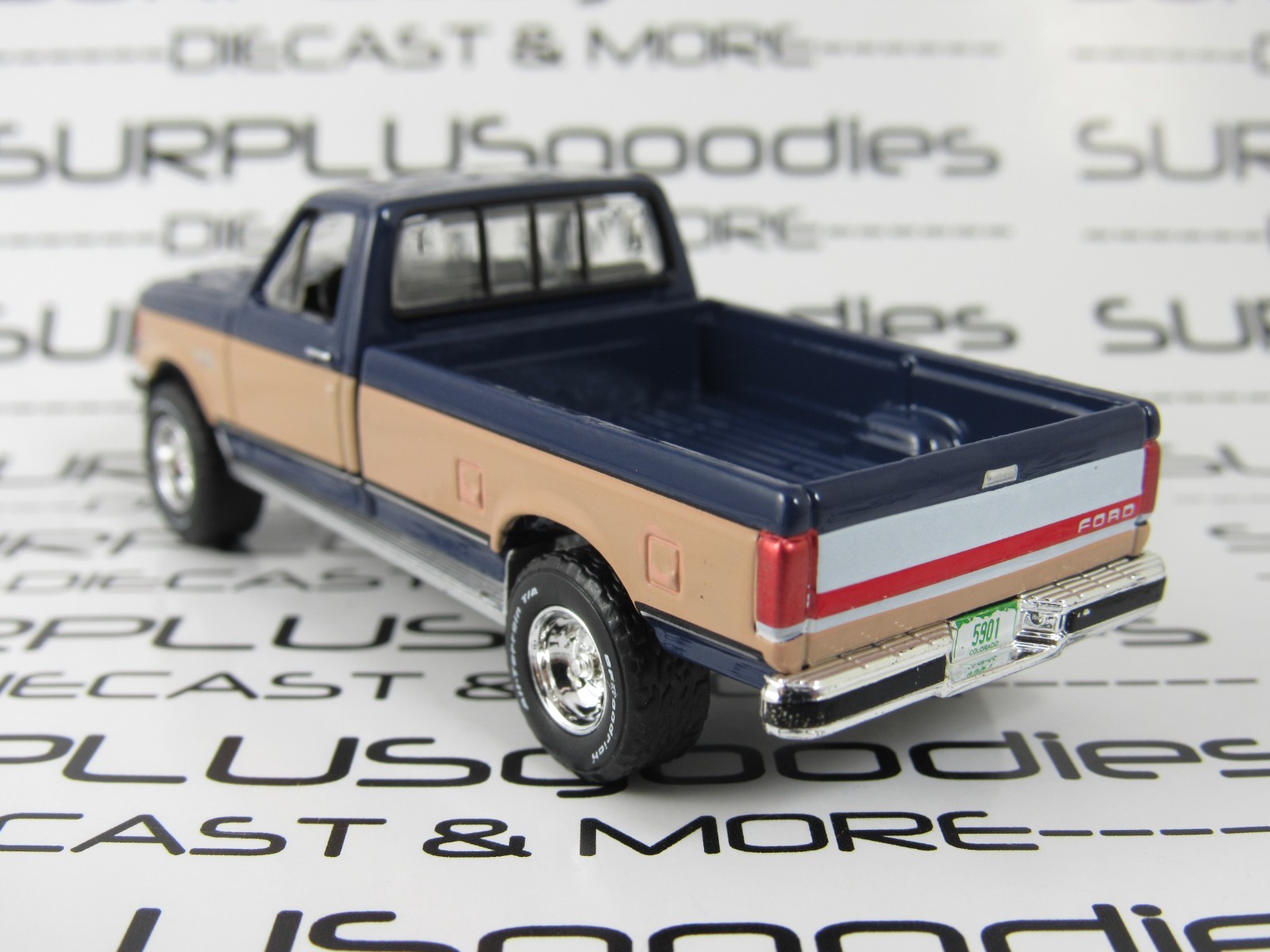2025 Greenlight 1:64 LOOSE Blue 1987 FORD F150 F-150 XLT LARIAT Farm Work Pickup