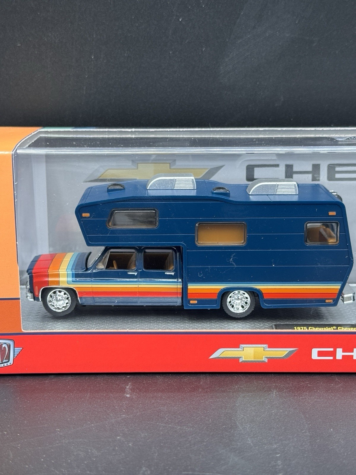 M2 Machines Hauler 1975 Chevrolet Cheyenne Super 30 + 1978 Chevy C10 Silverado
