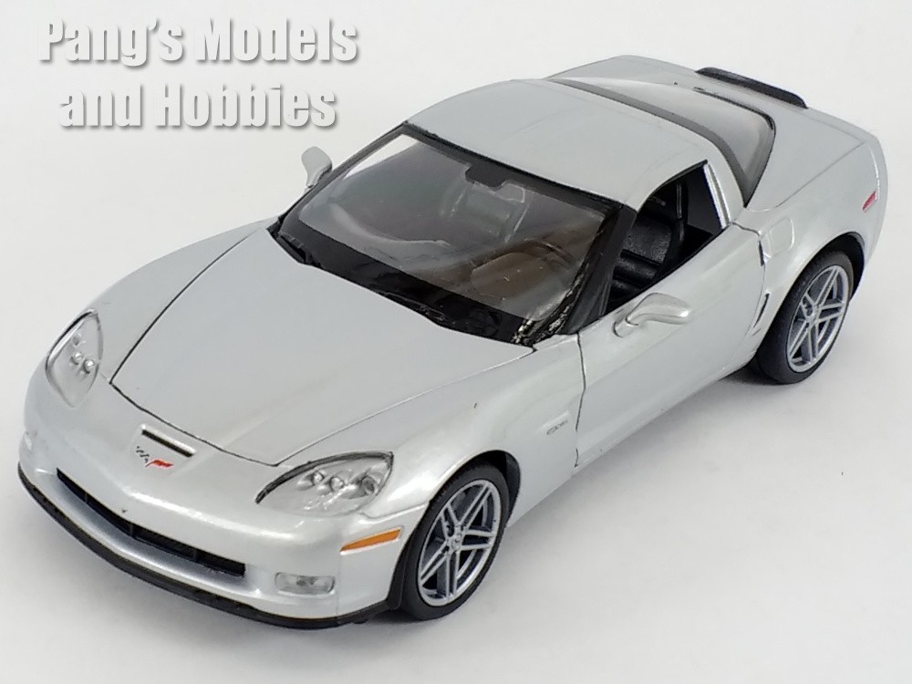 2007 Chevrolet Corvette Z06 C6 1/24 Scale Diecast Model by Welly – SILVER