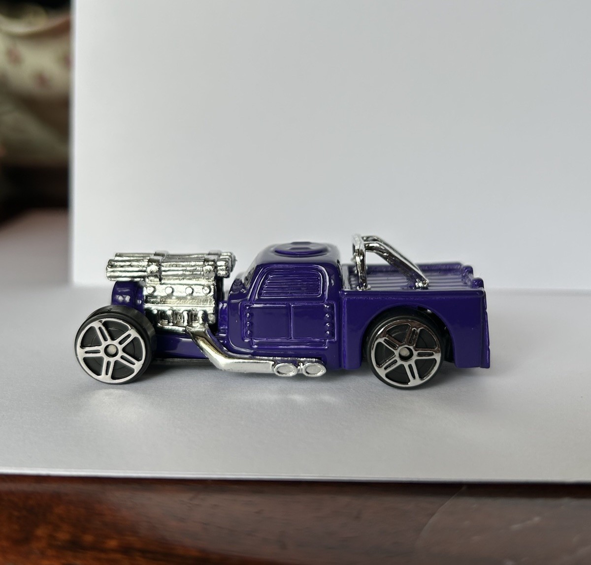 Maisto Purple Leadslinger Diecast Truck 1:64 Scale Transportation Memorabilia