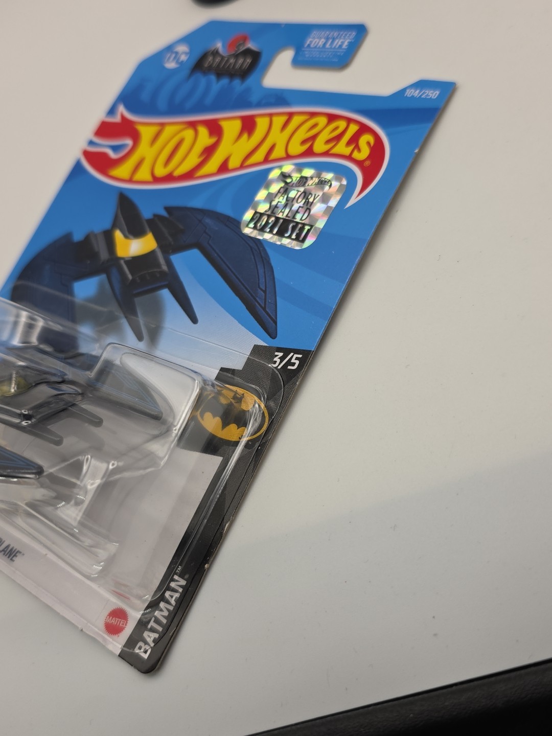 BATMAN BATPLANE FACTORY SEALED BLACK BLUE STRIPES HOT WHEELS 2021 #104 ANIMATED