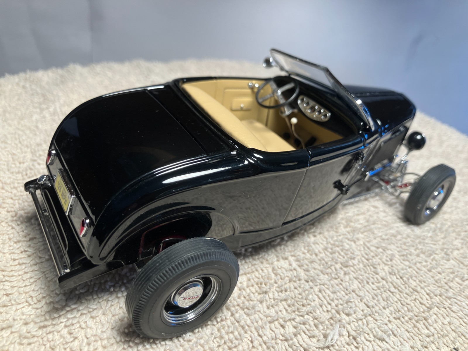Danbury Mint 1/24 1932 Ford Deuce Highboy