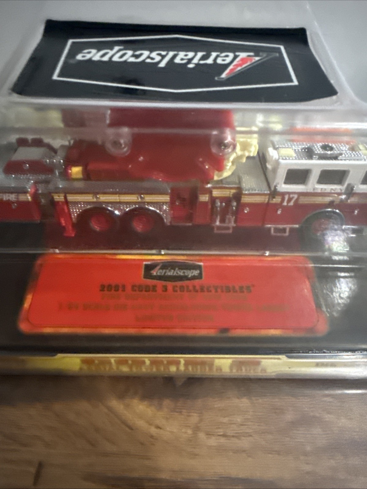 Code 3 Collectibles FDNY Aerialscope Tower Ladder 124 #12735 1/64 Fire Truck New