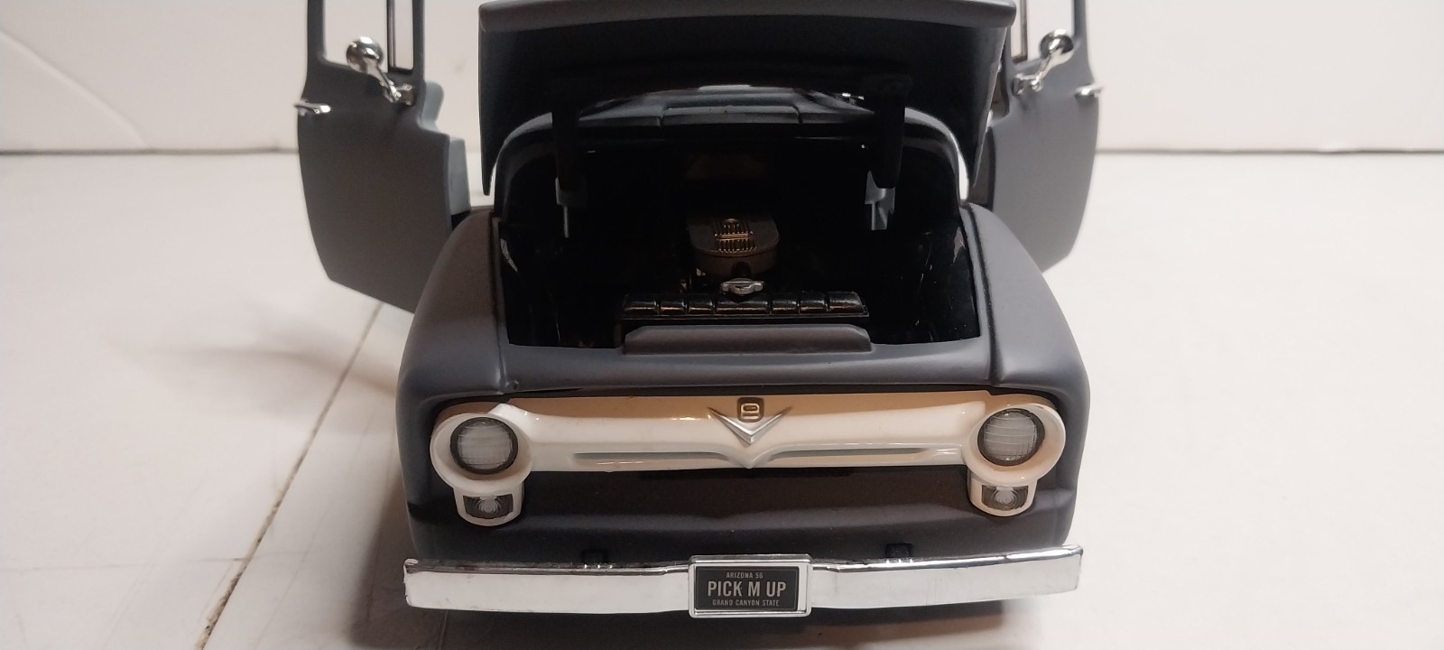 ERTL 1:18 1956 Gray Ford F100 Pickup Truck.