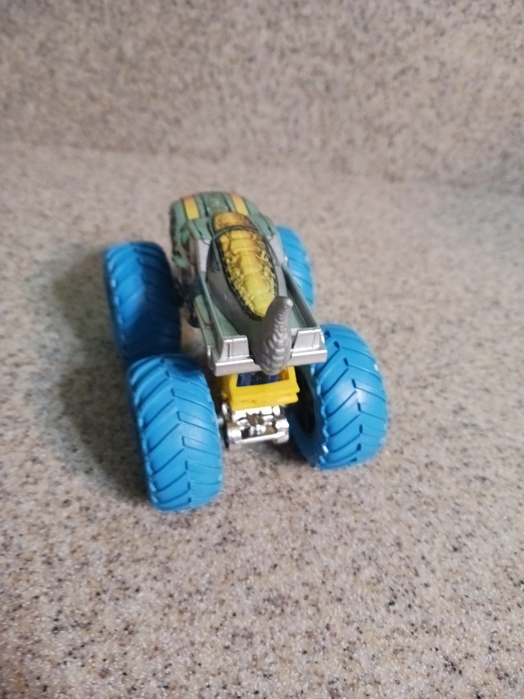 1:64 Hot Wheels Monster Trucks MEGA-WREX Beast Bashers Die Cast And Plastic