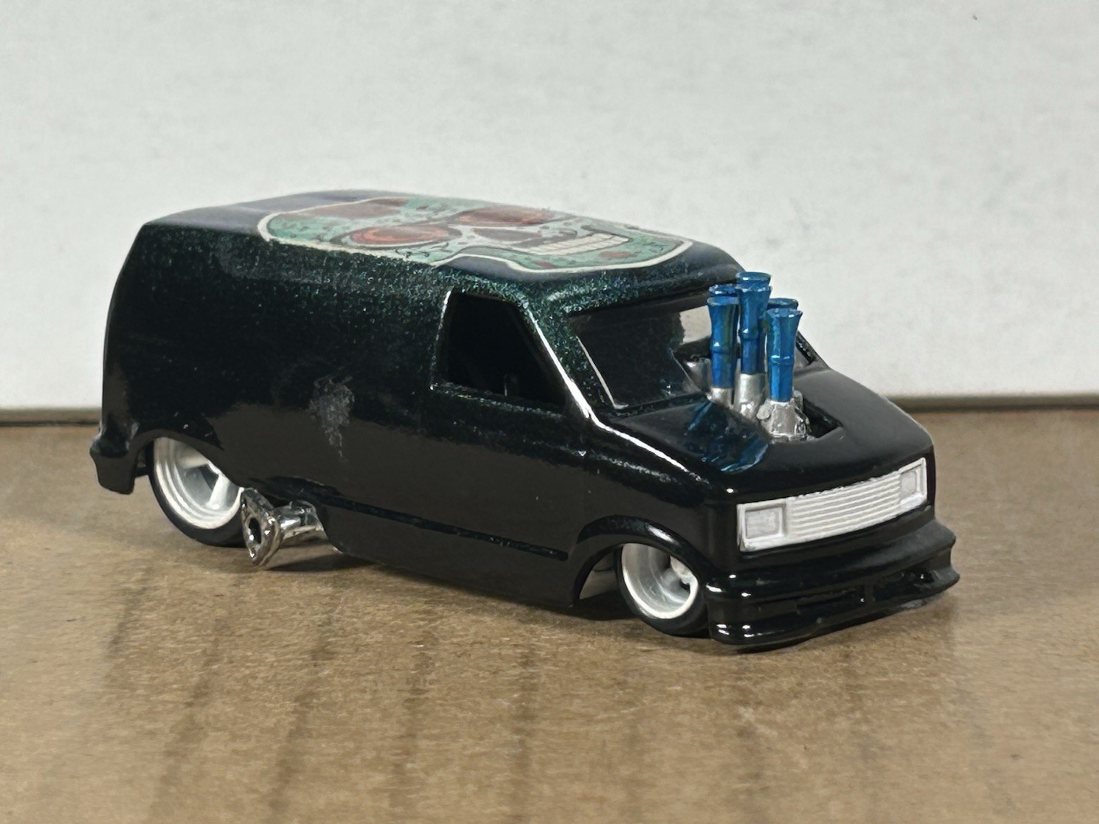Hot Wheels ‘85 Chevy Astro Van Customized Hot Rod Rolls Great Loose
