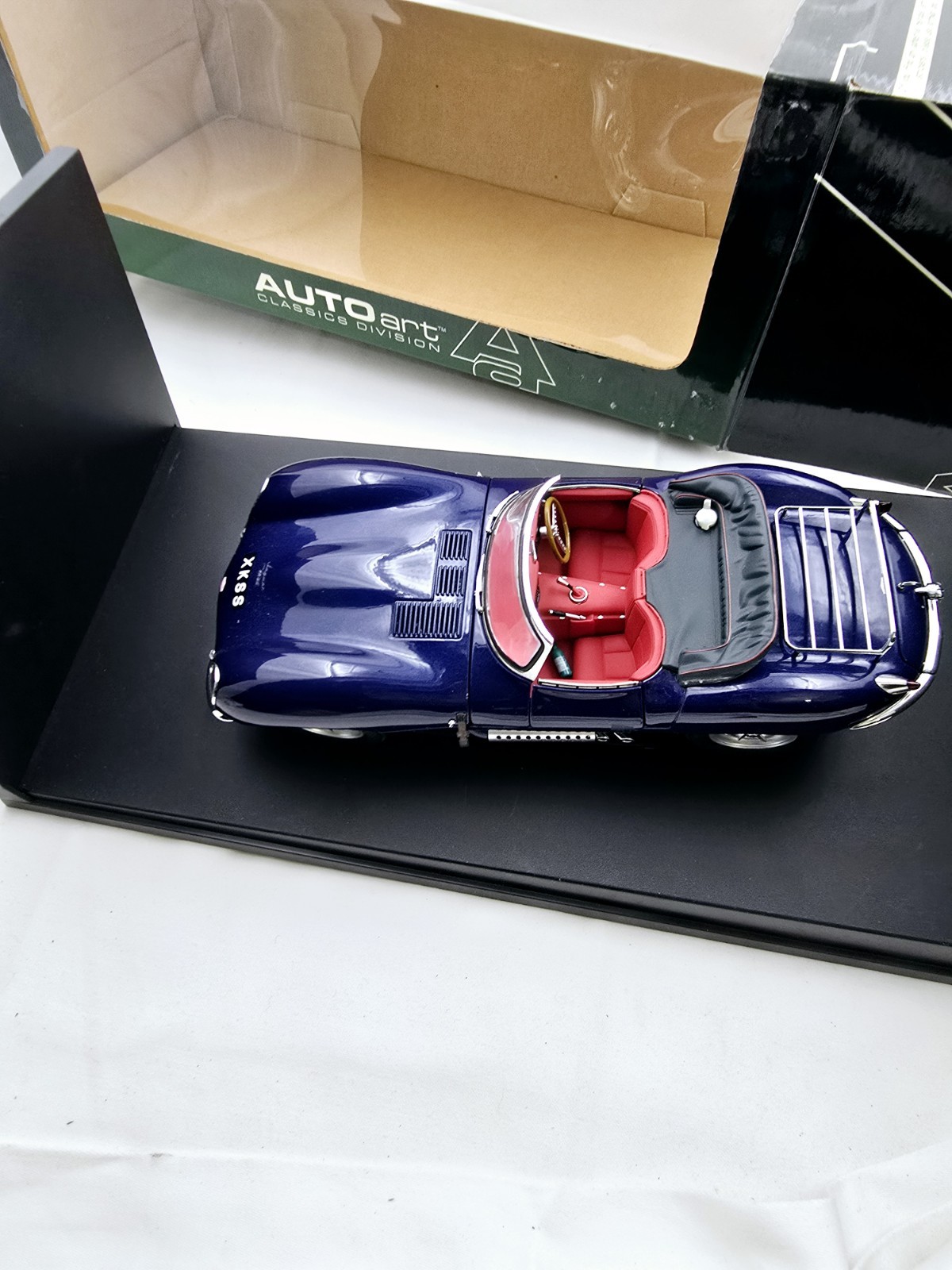 Auto art Jaguar XK SS 1956 Blue