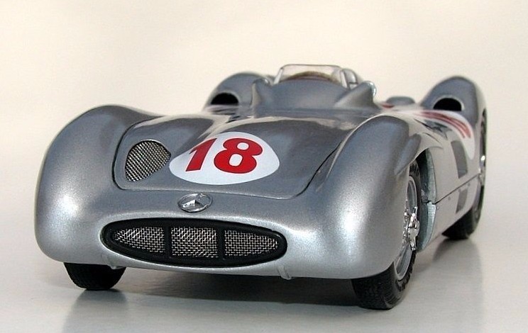Race Car Classic Custom Concept Hot Rod Le Mans Model Carousel SL 1:24GT1 18
