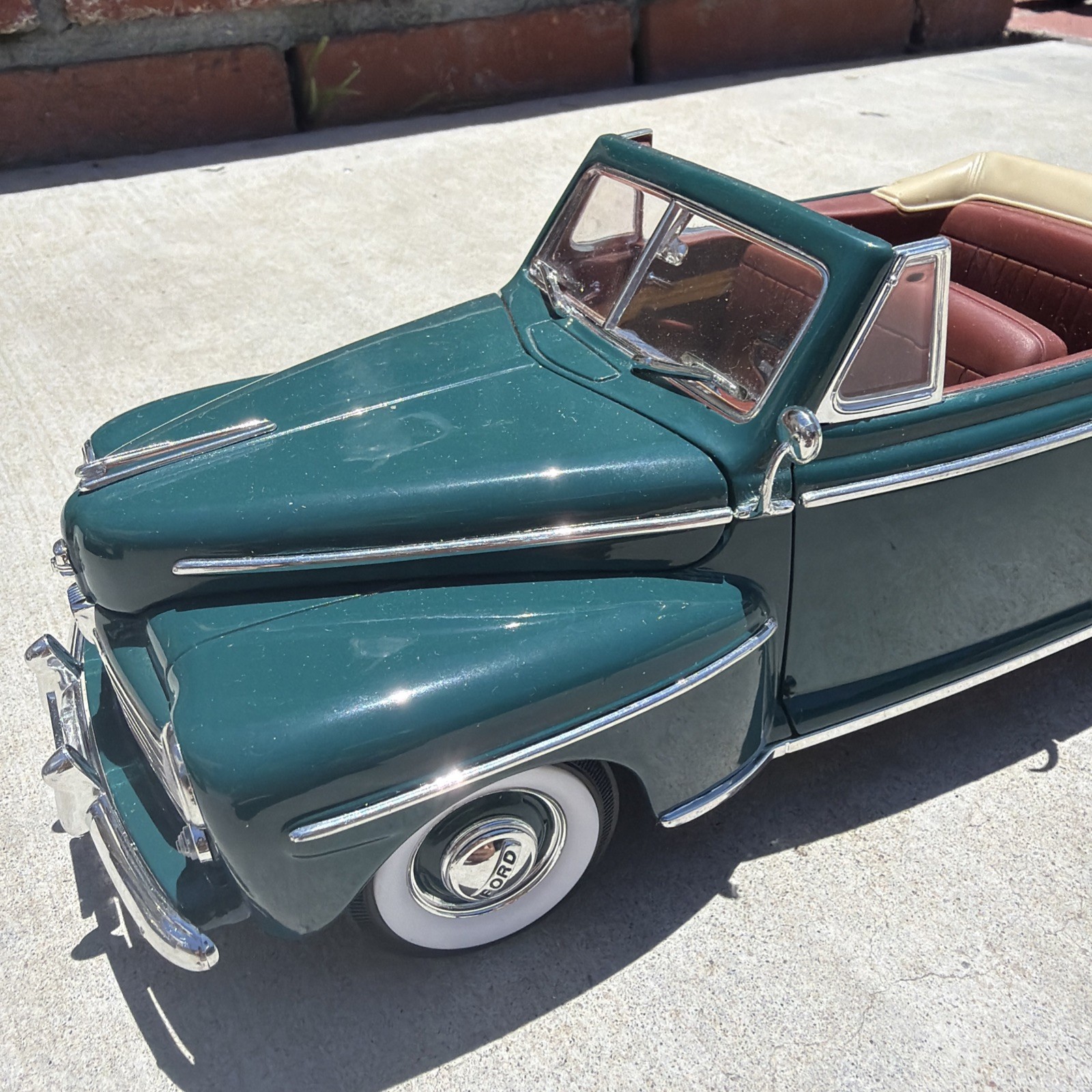 🌟1948 Ford🌟Super Deluxe🌟Convertible 1/18 Diecast🌟Model Road Signature
