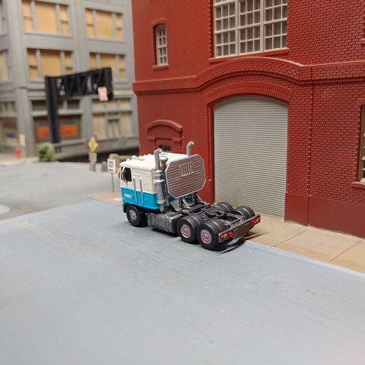 Custom Built 1/87 HO Scale 3D Printed Kenworth K1000 Cabover Semi Tractor