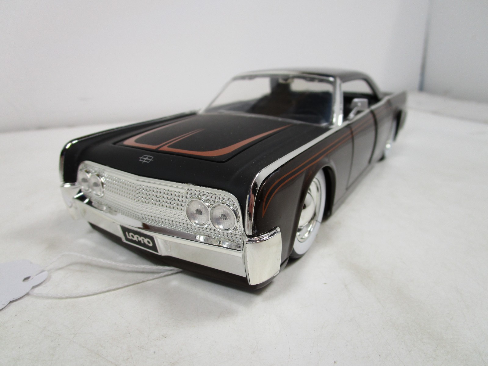 JADA 1/24 LOPRO METALLIC BROWN 1963 LINCOLN CONTINENTAL NICE *READ*