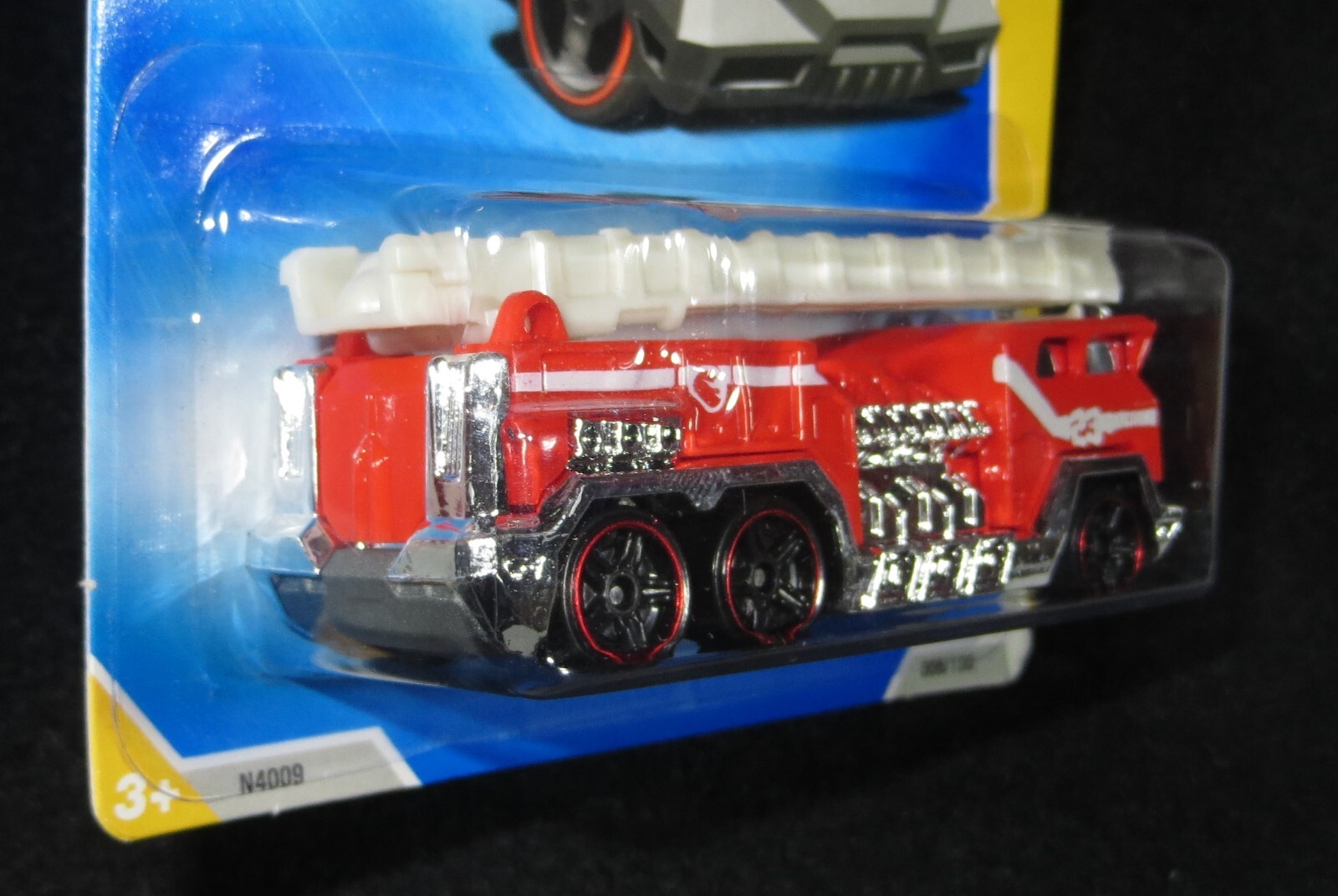 2009 Hot Wheels NEW MODELS Red 5 ALARM FIRE ENGINE Card #006 HW18-011724