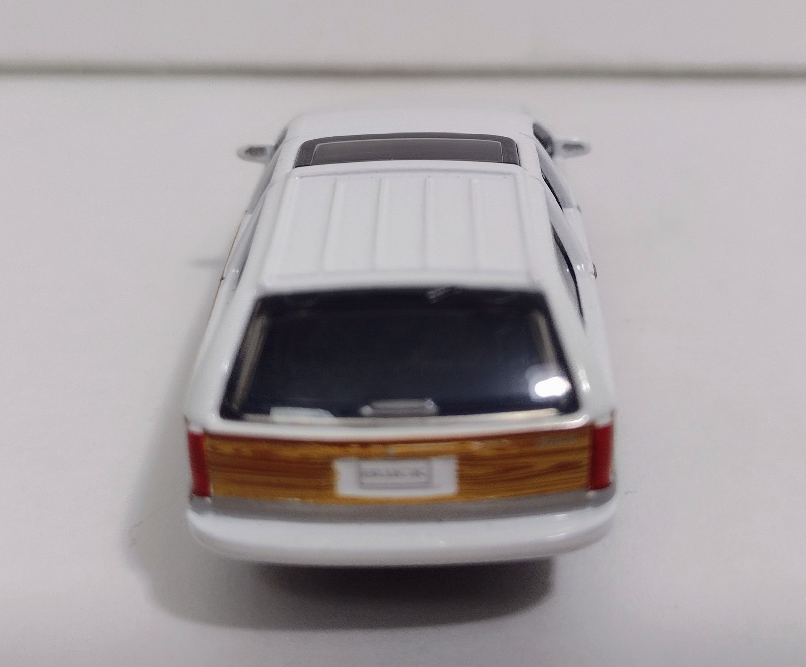 Matchbox Moving Parts 1992 Buick Roadmaster Estate wagon