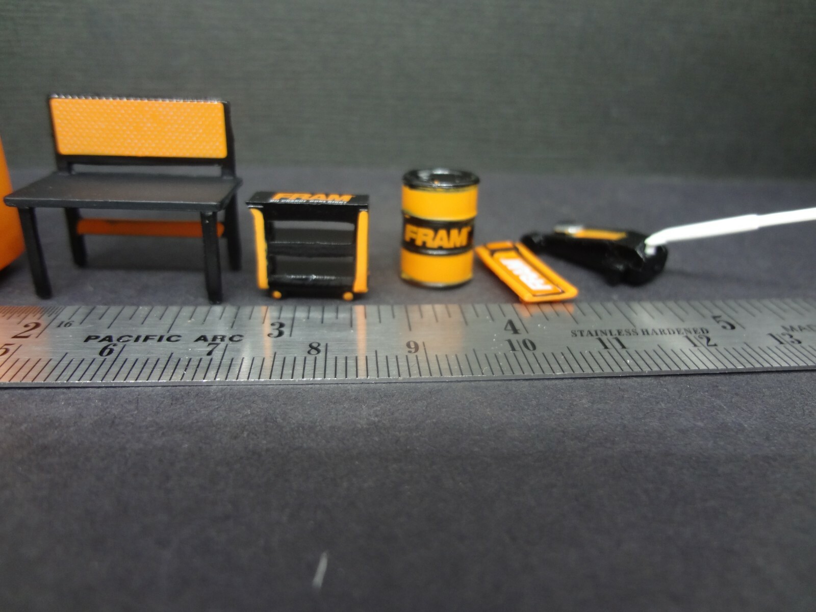 1:64 Scale FRAM Oil Shop Tools – Garage equipment – Diorama Accessories 6 pcs