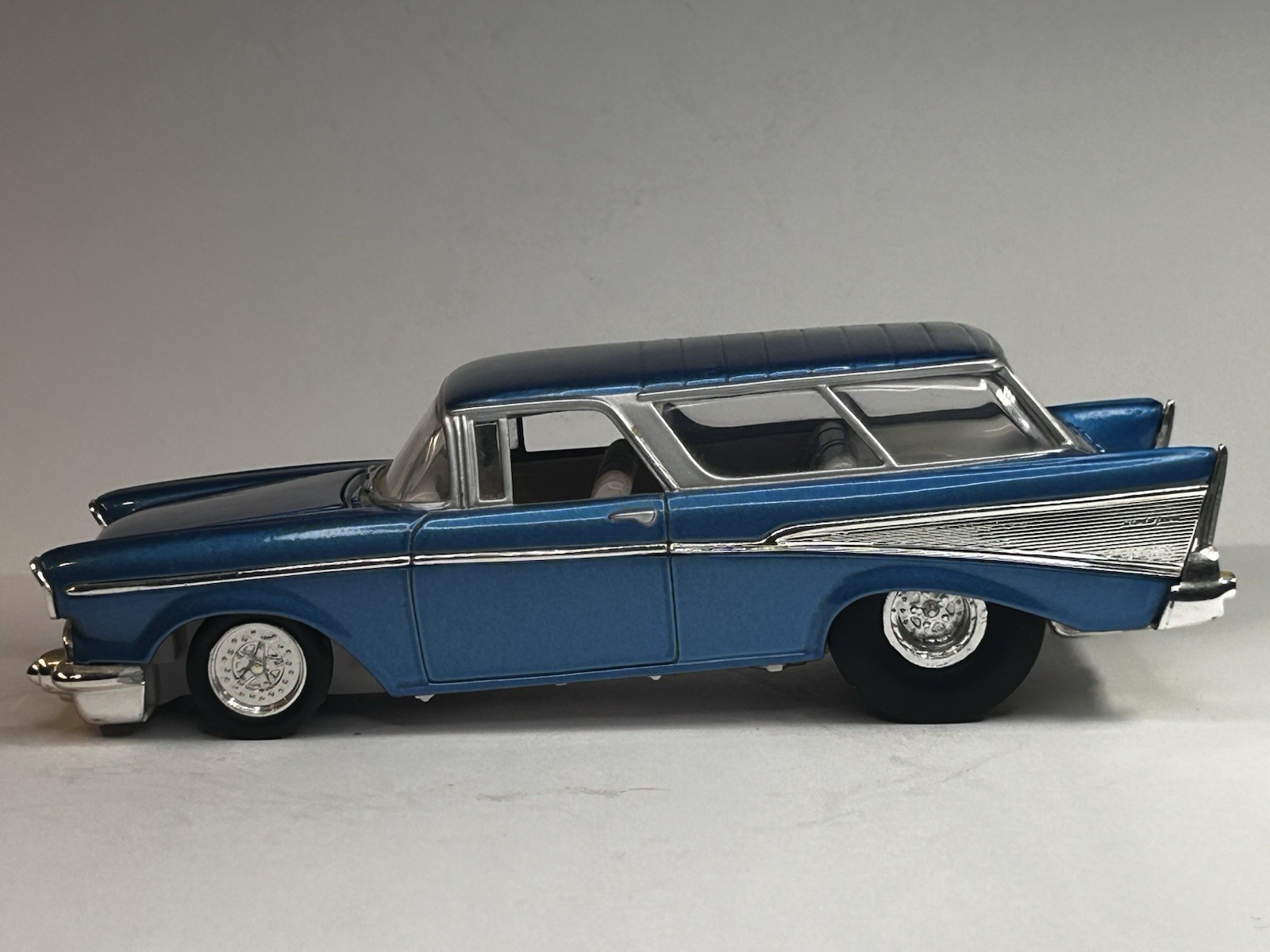 Racing Champions 1957 Chevrolet Bel Air Nomad Pro Street Blue 1:24 Die Cast