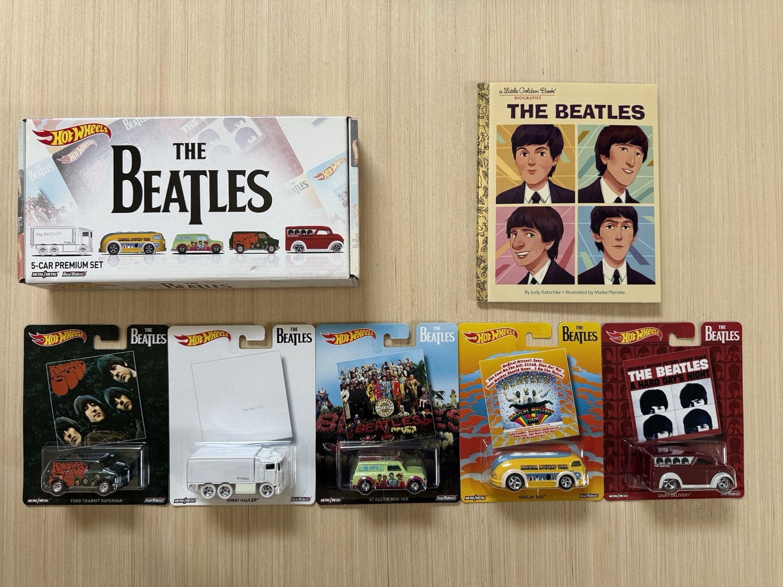 Hot Wheels The Beatles Premium 5-Car Box Set – Pop Culture Real Riders – NEW