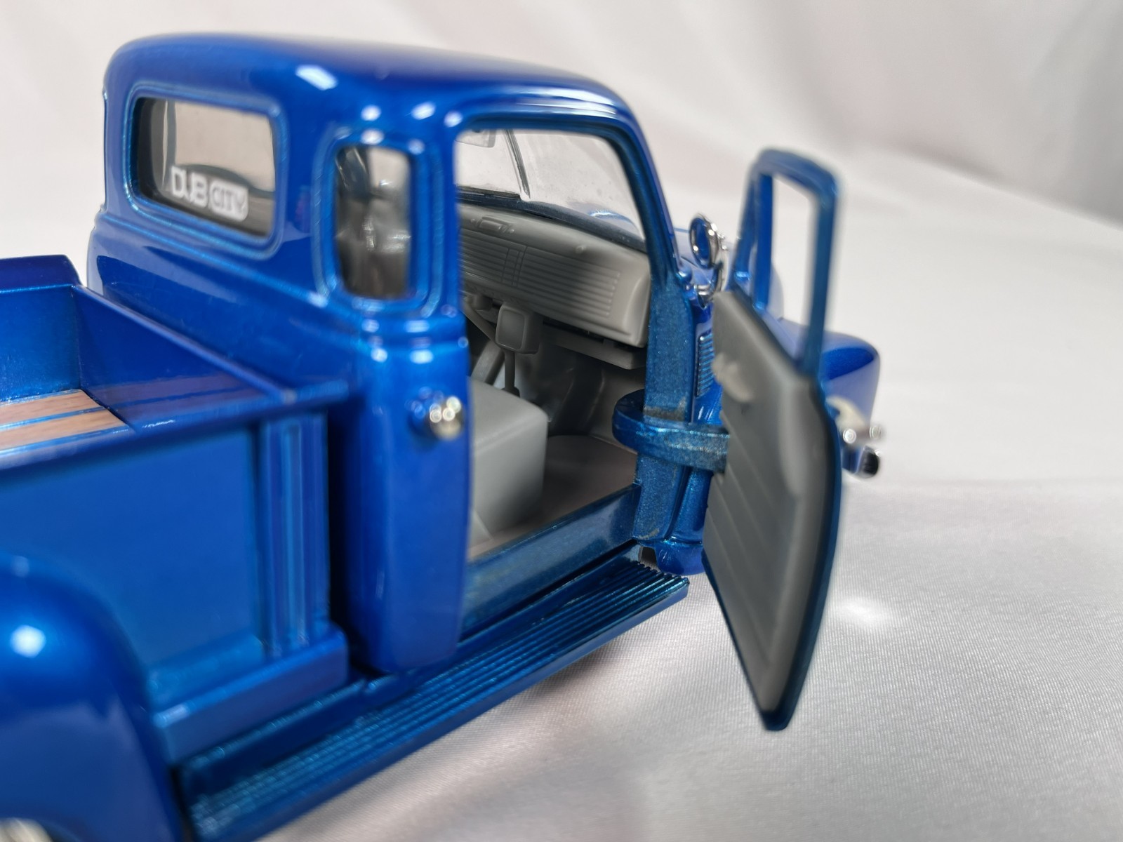 Jada Toys Dub City Old Skool 1951 Chevy Pickup Truck 1:24 Diecast Blue