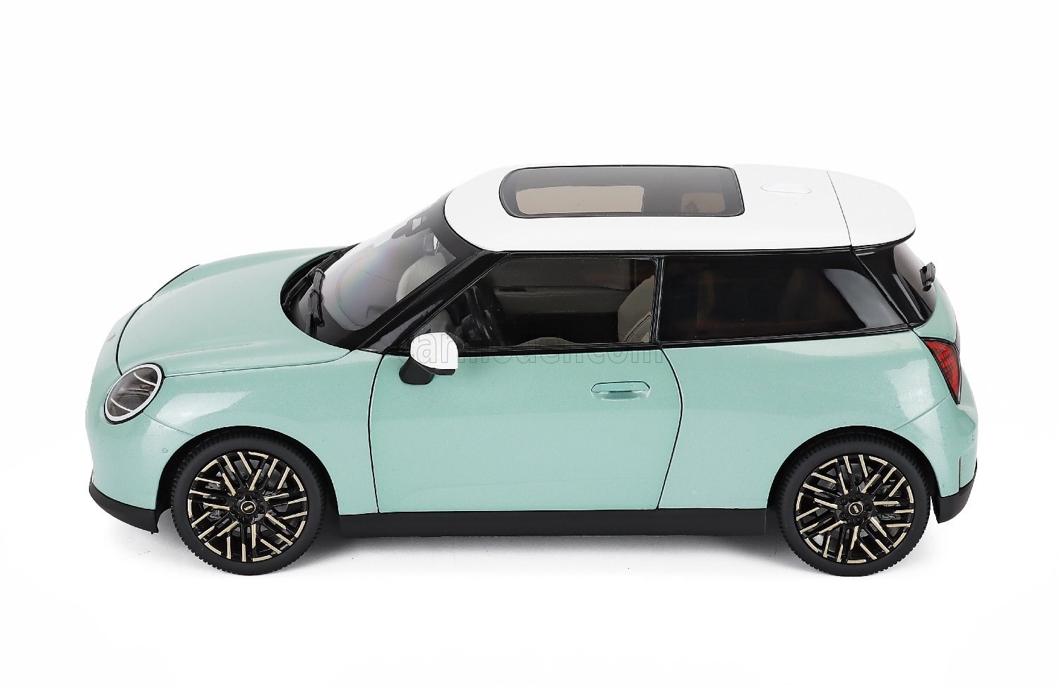 Truescale 1/18 Mini Cooper SE 2023 Ocean Wave Green 80435B5CFC2
