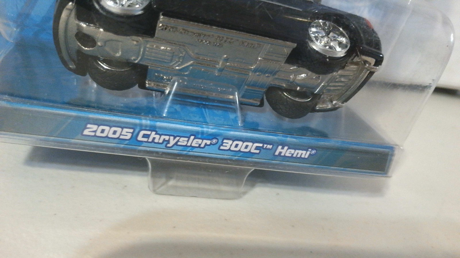 Maisto 05 2005 Chrysler 300C HEMI Playerz Luxury Style Diecast Collectible Car B