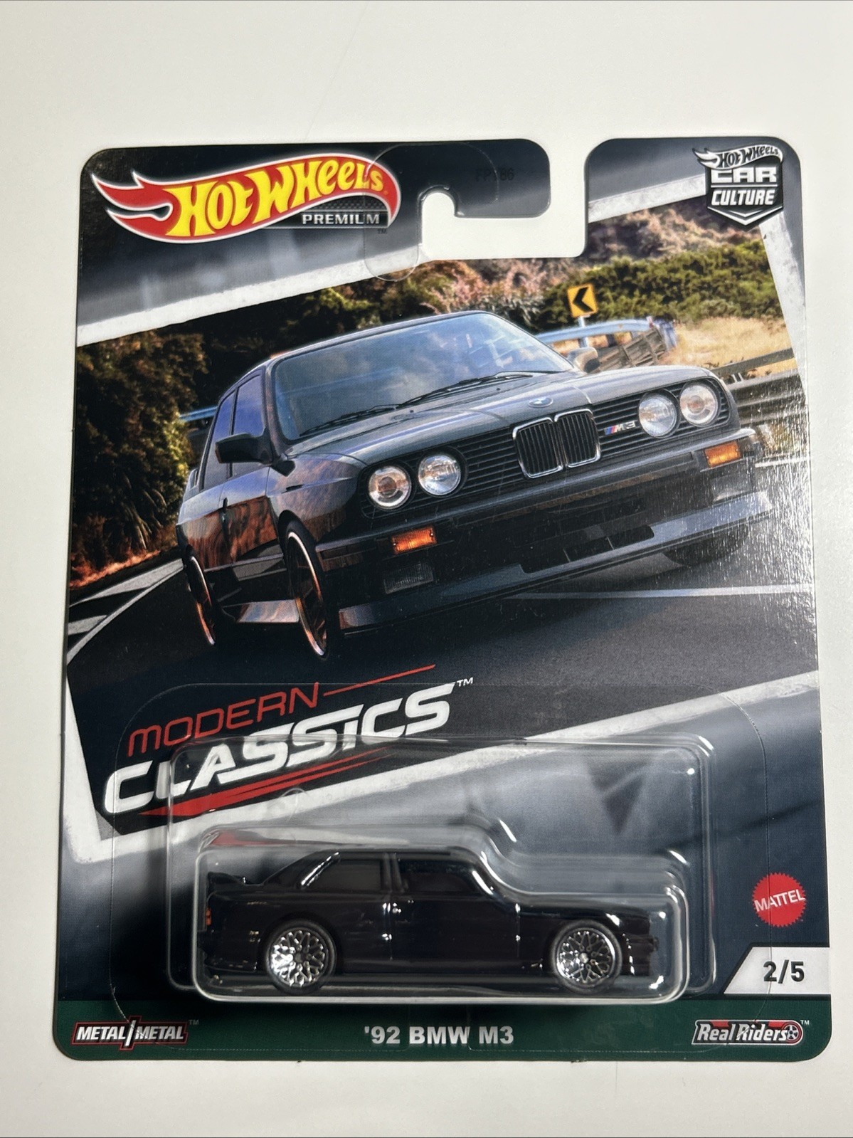 Hot Wheels Premium Modern Classic 92’ BMW M3 Black Car Culture 2/5