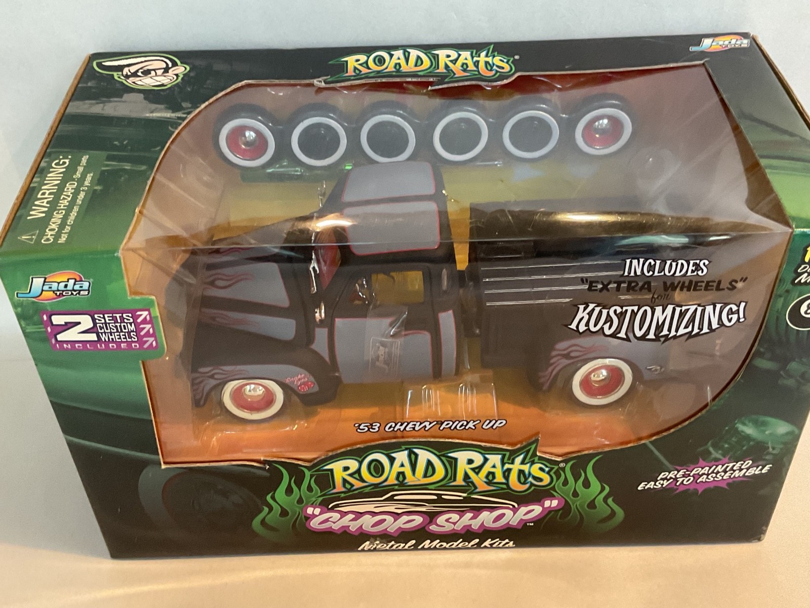 2004 JADA ’53 CHEVY PICKUP 1:24 METAL ROAD RATS CHOP SHOP WITH EXTRA WHEELS
