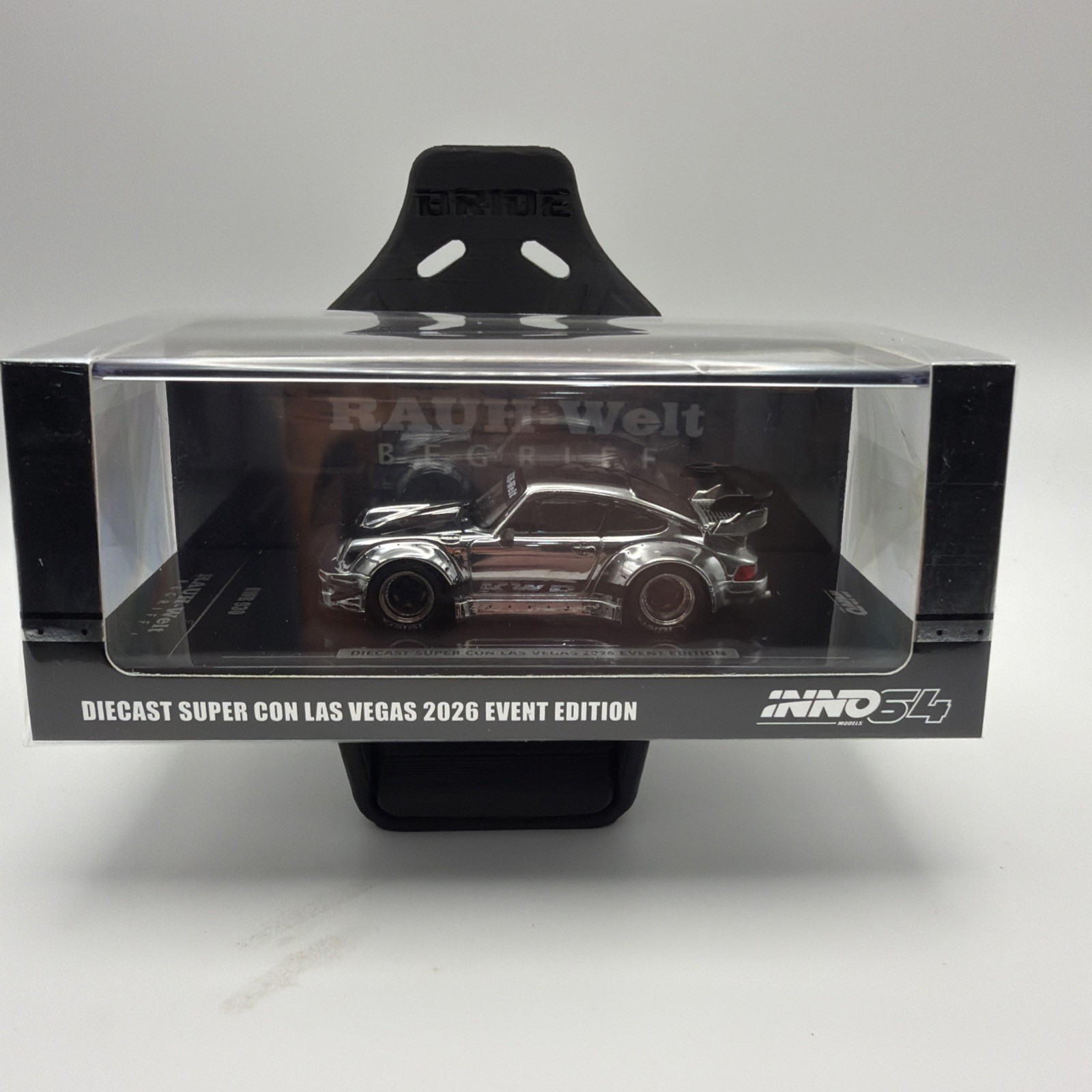PORSCHE RWB 930 CHROME 2026 SUPER CON LAS VEGAS 1/64 DIECAST CAR BY INNO64 INNO
