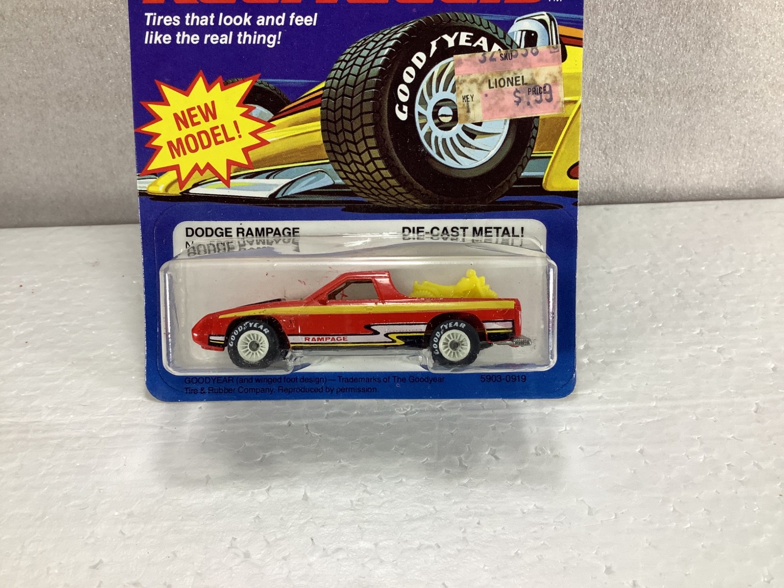 Hot Wheels Real Riders Red Dodge Rampage 5903 Gray wheels Diecast UNPUNCHED BP