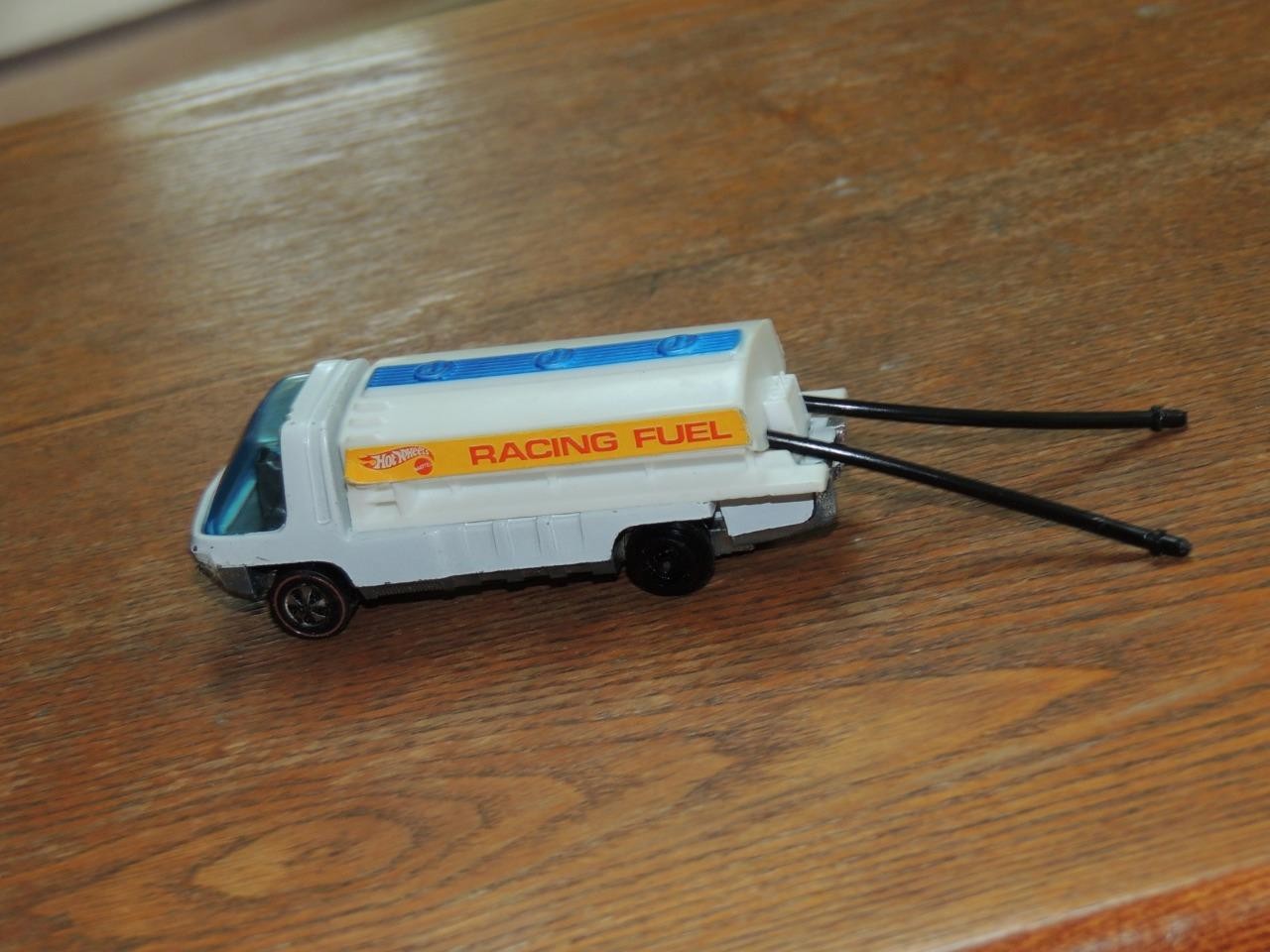 Vintage Hot Wheels Redline Heavyweights Fuel Tanker Truck White NICE! READ!