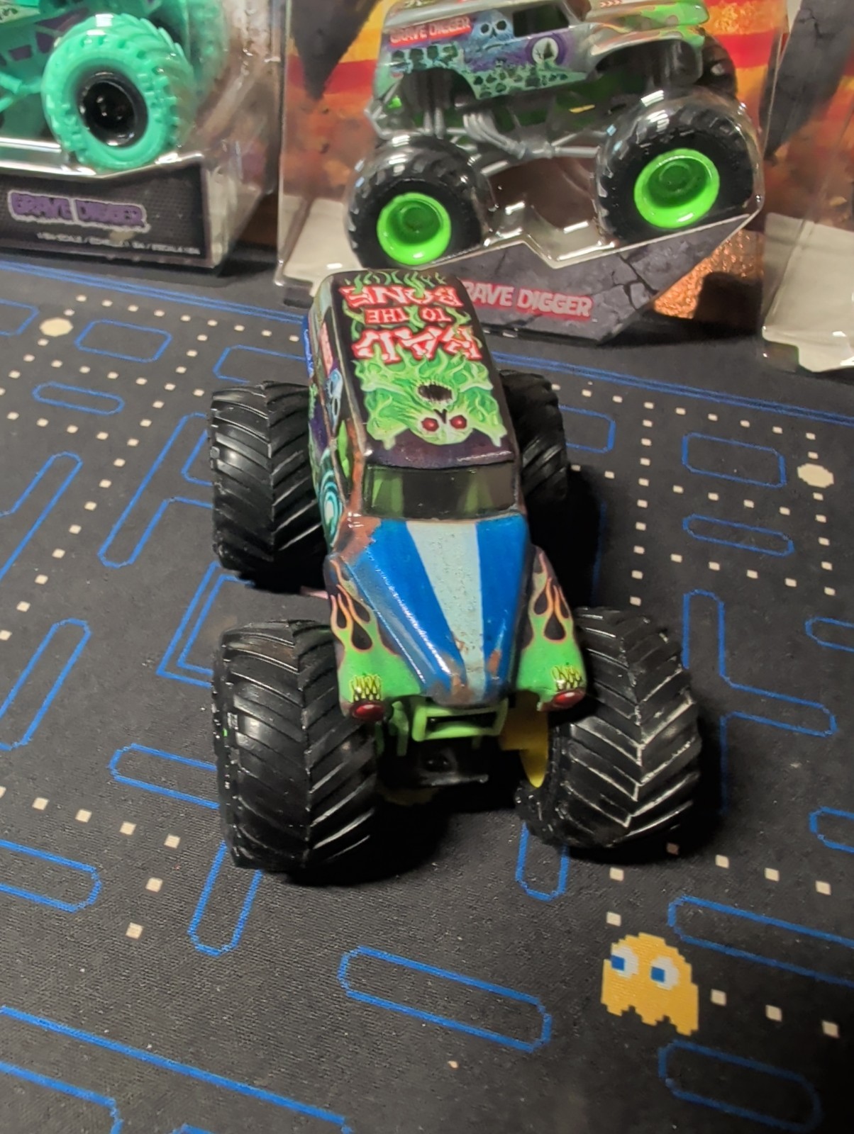 Spin Master Monster Jam PHASED OUT Grave Digger Truck 1:64 Scale