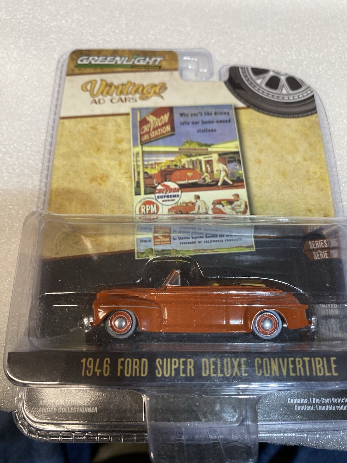 Greenlight Vintage Ad – 1948 Ford super deluxe convertible orange 1/64 NIB