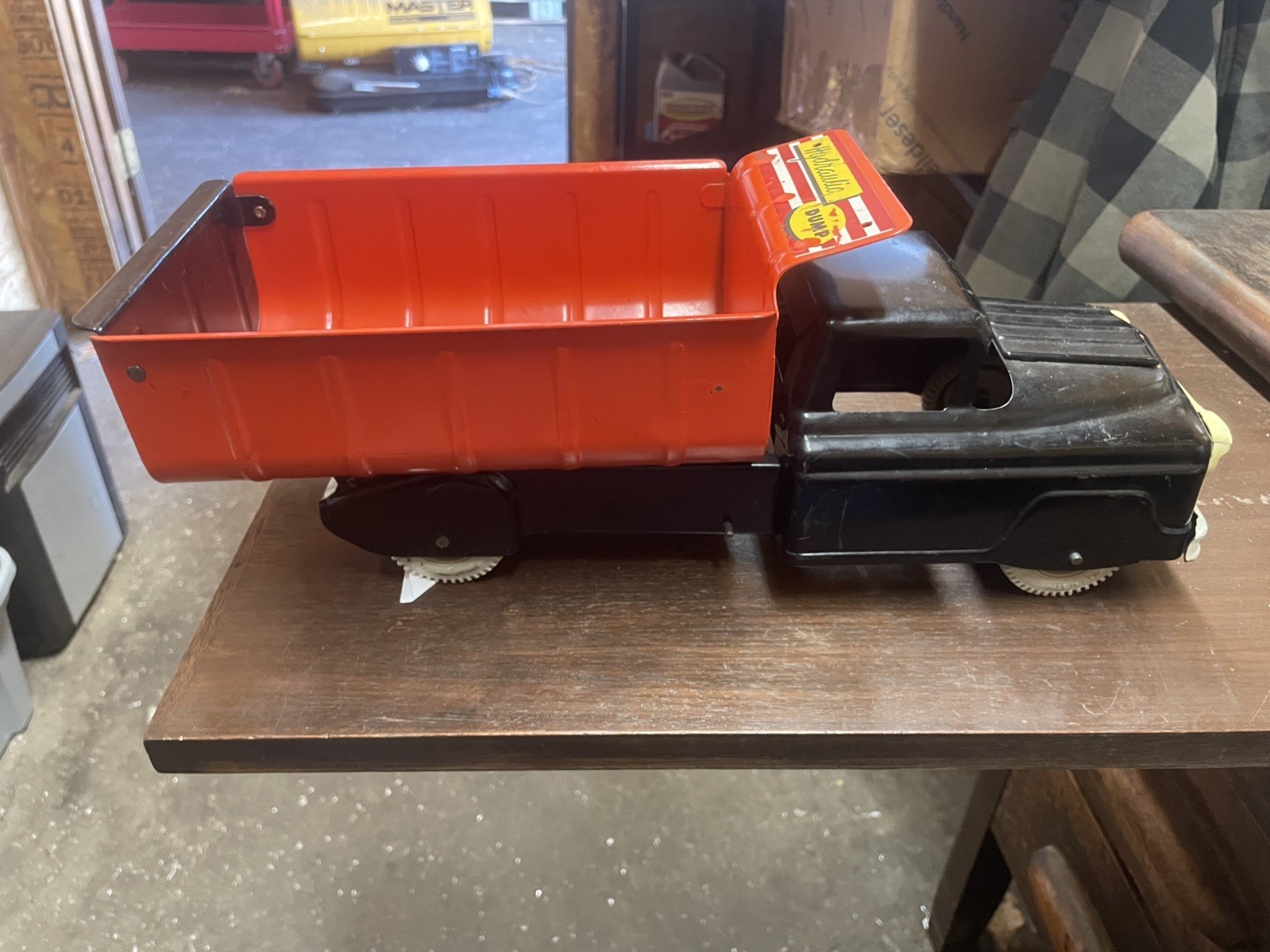 Vintage! 1940’s Louis Marx pressed steel, hydraulic dump Truck “WORKS”