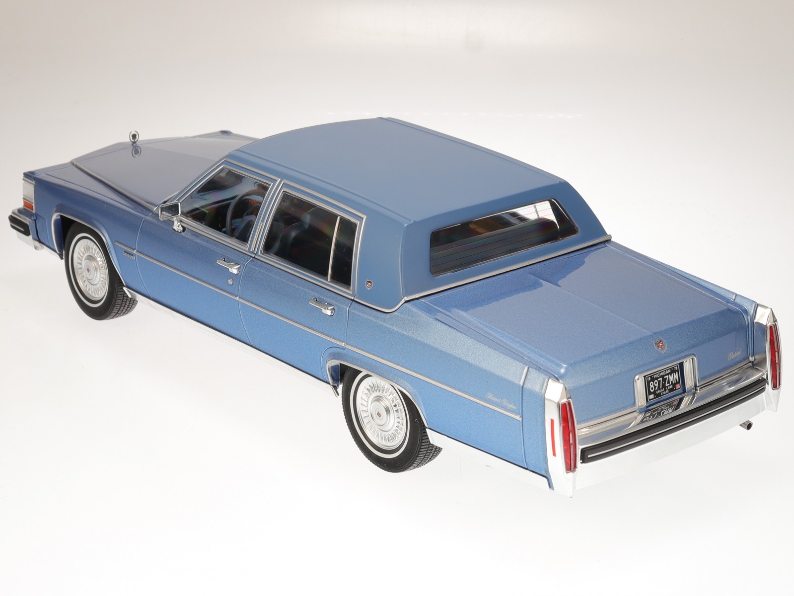 Cadillac Fleetwood Brougham 1982 Light Blue diecast model car 18252 MCG 1:18