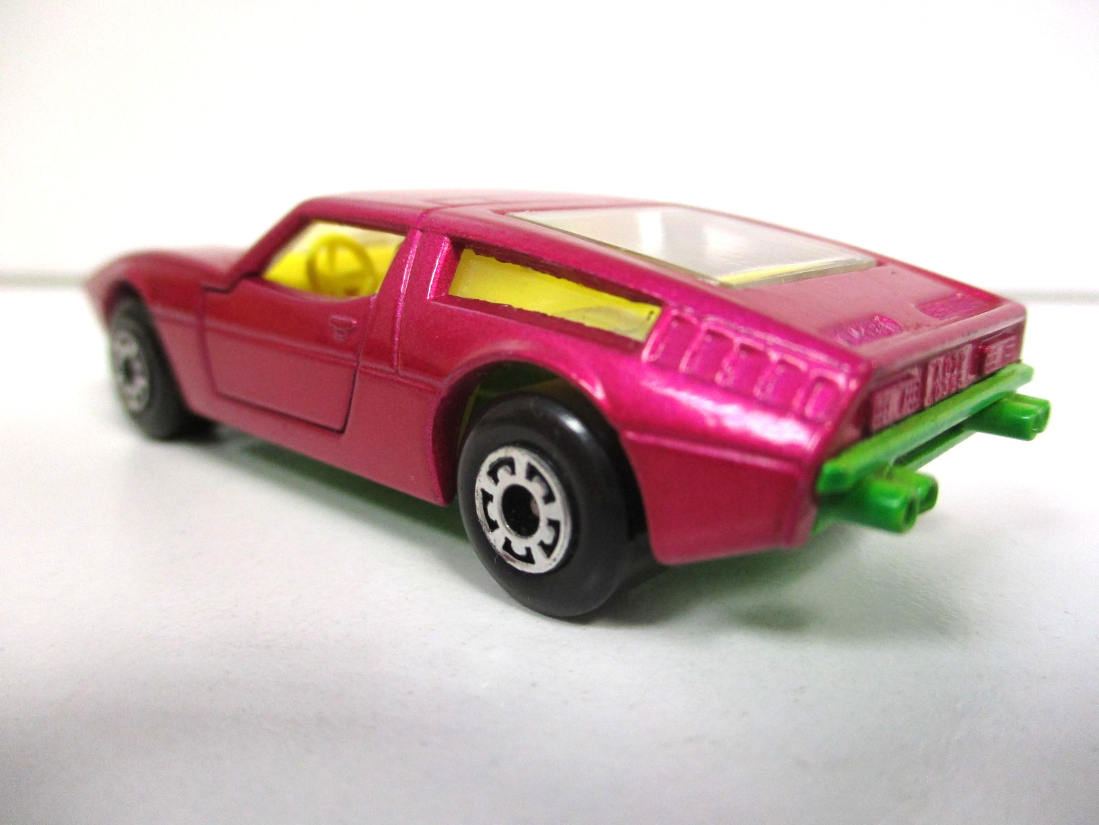 LESNEY MATCHBOX SUPERFAST #32 – MASERATI BORA – BOX