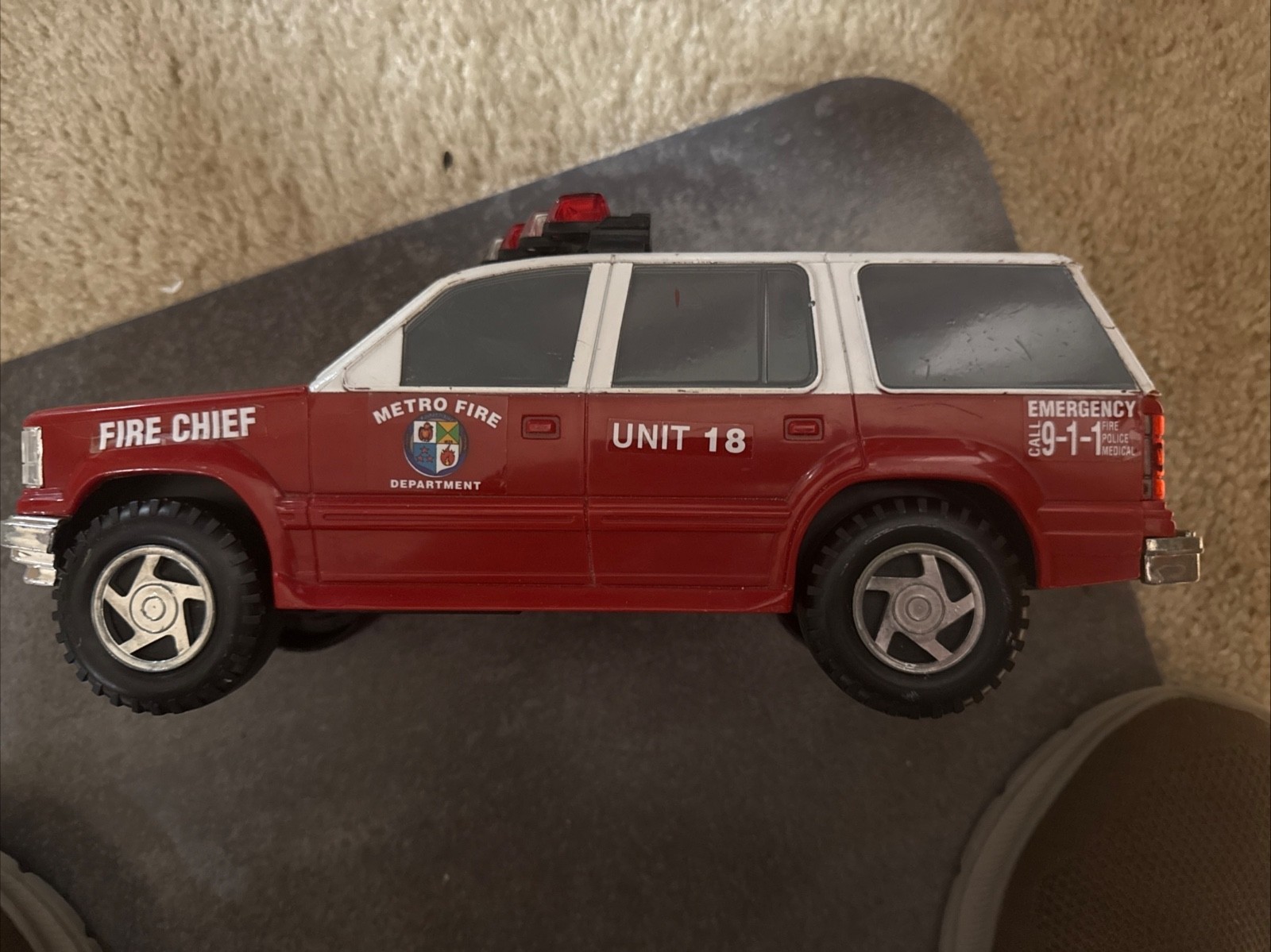 Metro Fire Dept. Unit 18 Funrise 1994 Emergency Vehicle Fire Chief Ford Explorer