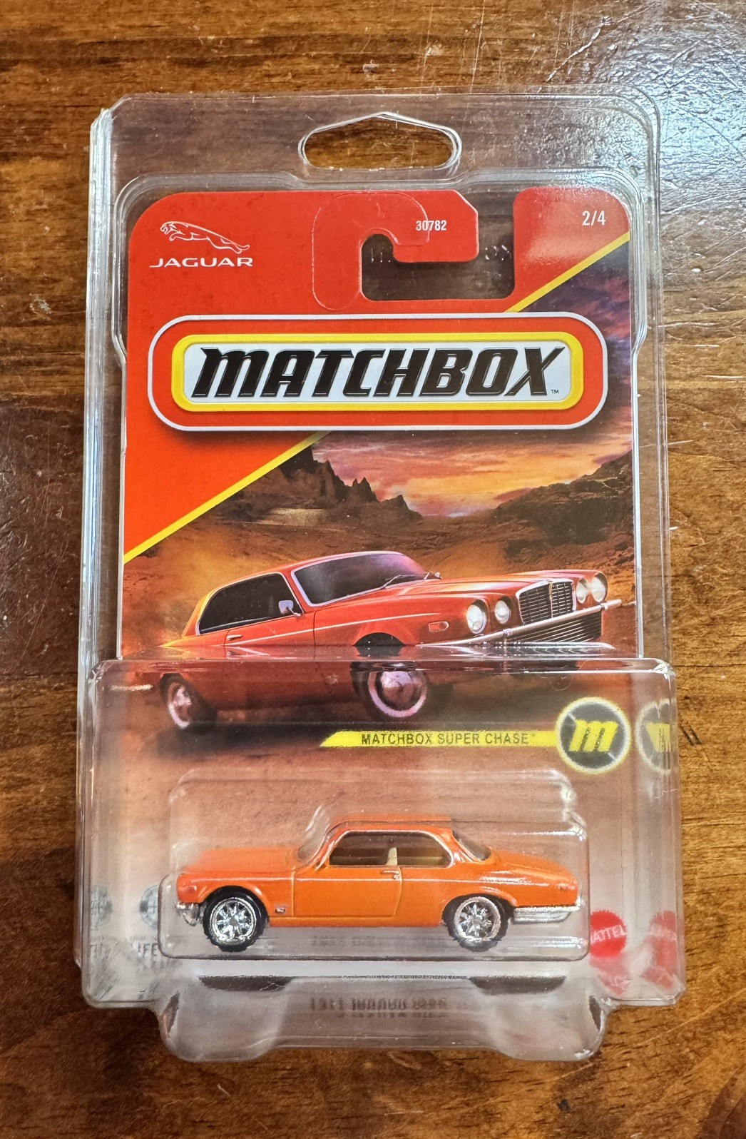 2026 Matchbox Super Chase – 1977 Jaguar XJ6C – with Protector