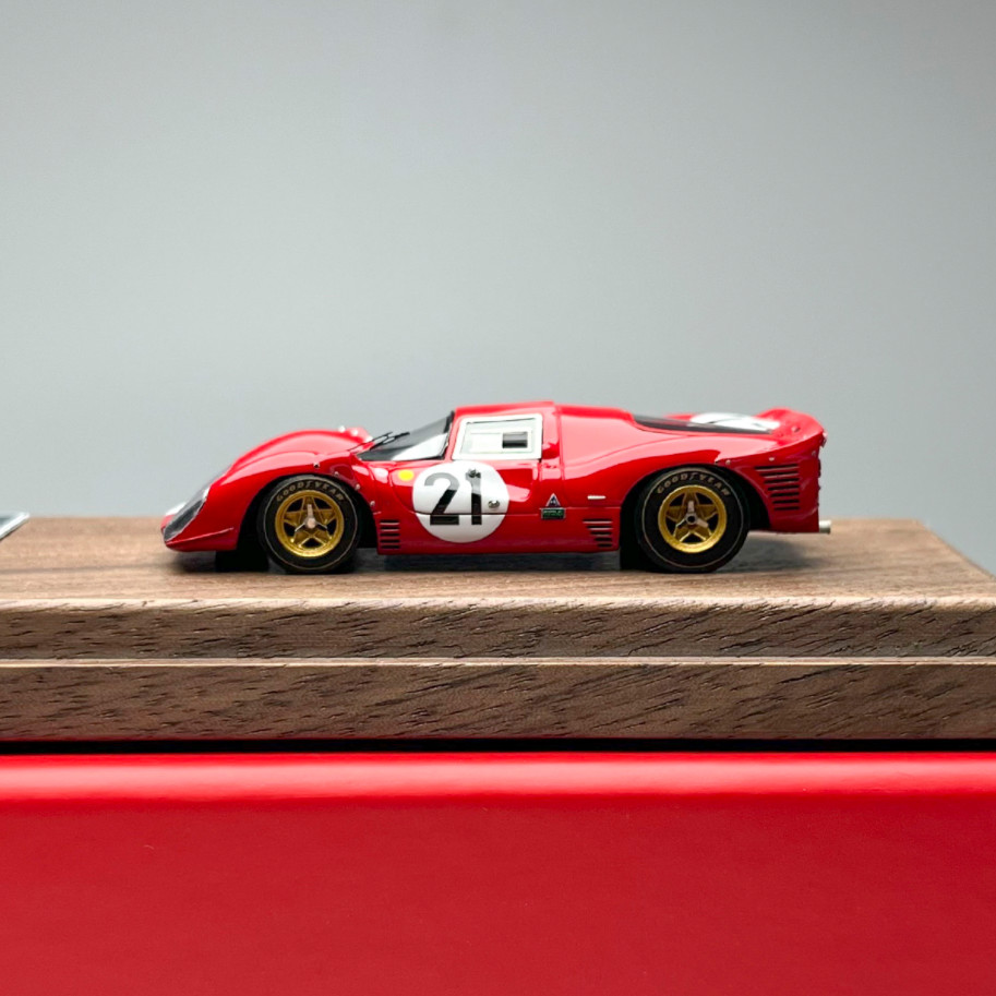 DMH 1/64 Scale 330 P4 1967 24 Hours Le Mans Endurance Race Resin Model Car Gifts