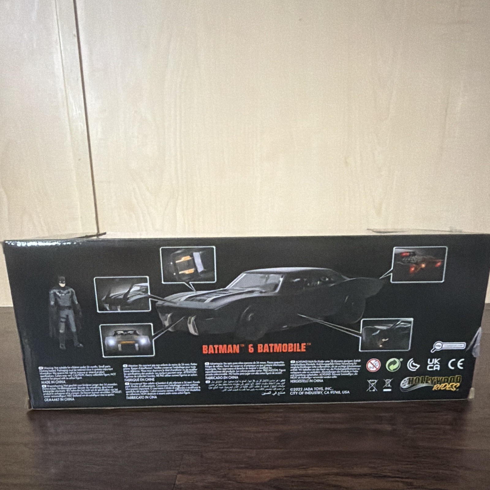 Jada Toys Hollywood Rides 2022 The Batman Batmobile Diecast with Lights