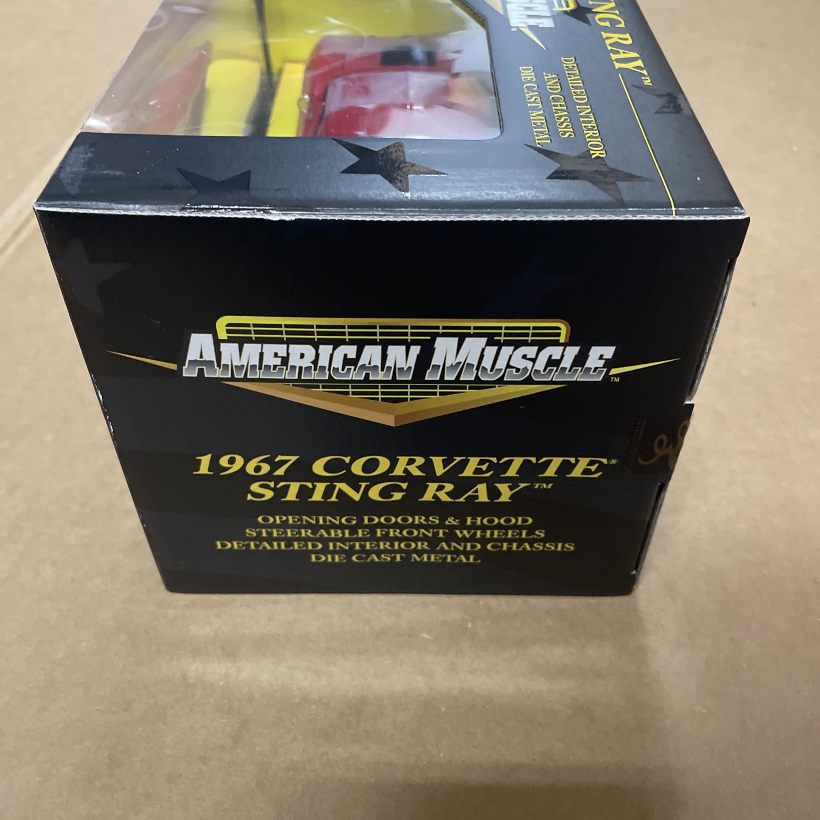 1/18 ERTL/AMERICAN MUSCLE – 1967 CORVETTE STINGRAY [RED/BLACK W/STRIPE]