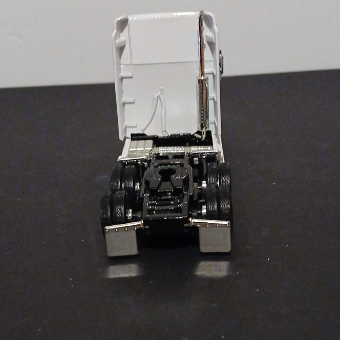 White/Black Diecast Semi Truck Tractor Unit Truck Vehicle Model 21267