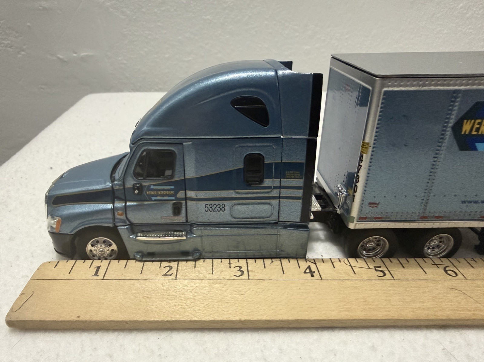 Franklin Republic Die Cast 1:64 Semi Tractor Trailer Werner Enterprises Truck