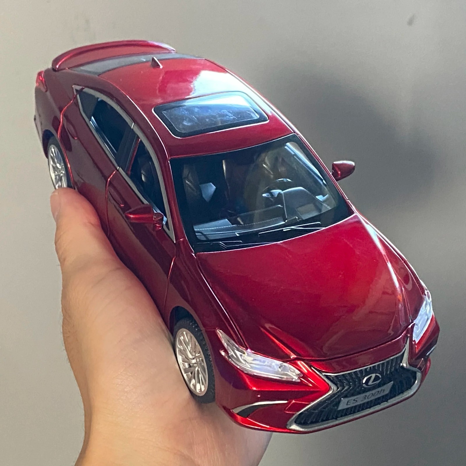 1:24 Lexus ES300 ES300h Alloy Diecast Car Model Sound Light Kid’s Collectibles